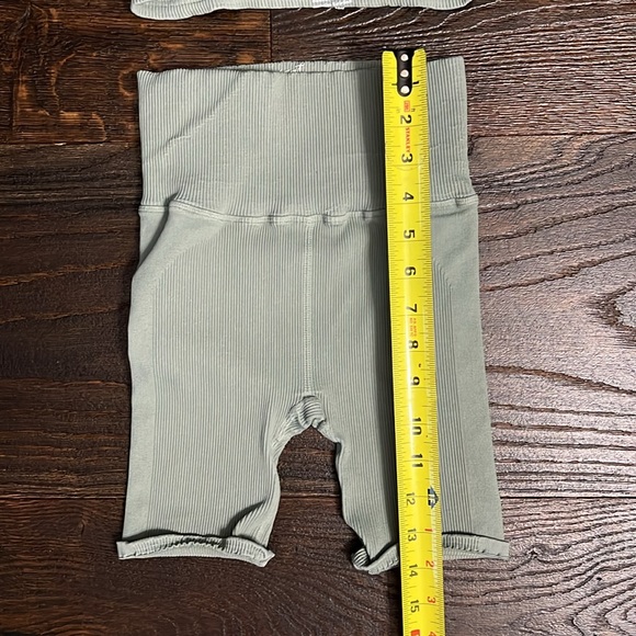 FP Movement Happiness Runs Bike Short & Convertible Crop Top - Picture 10 of 10